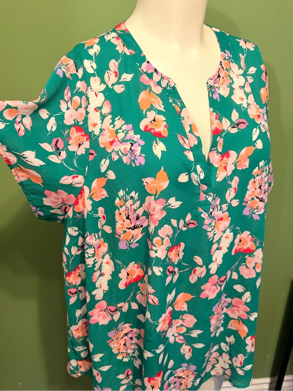 Torrid Teal Floral Split-Neck Blouse size 3